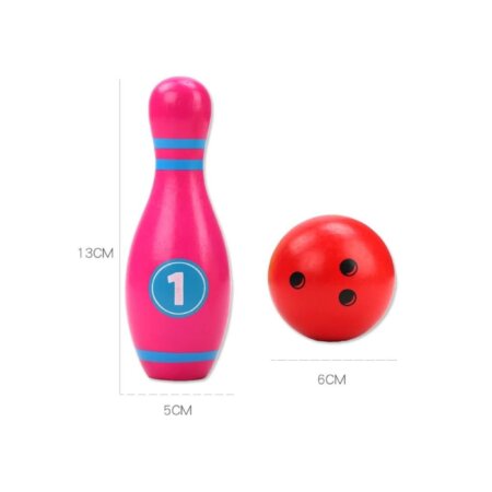 Gros plan sur des Quilles en Bois Numérotées montrant les chiffres 4, 5, 6, 7 pour l'apprentissage du dénombrement.