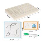 Gros plan du tableau à clous en bois (24cm x 15cm) avec les cartes modèles pour créer des formes (bateau à voile, lapin).