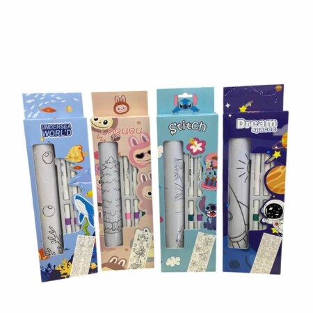 Un rouleau de papier à colorier d'environ 3 mètres (10 pieds) avec des motifs illustrés.