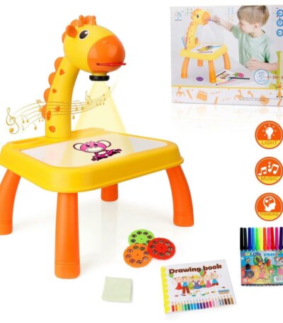 Table de dessin enfant jaune et orange en forme de girafe avec projecteur lumineux, feutres, disques d’images et carnet de coloriage inclus.