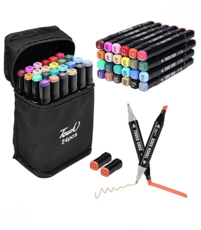 Set de 24 feutres Touch Coco double pointe dans un étui noir, présentant une large gamme de couleurs numérotées, avec deux feutres posés à côté montrant leurs pointes fine et biseautée, et un trait orange dessiné à côté.