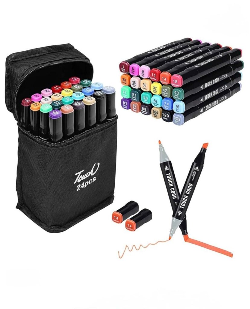 Set de 24 feutres Touch Coco double pointe dans un étui noir, présentant une large gamme de couleurs numérotées, avec deux feutres posés à côté montrant leurs pointes fine et biseautée, et un trait orange dessiné à côté.
