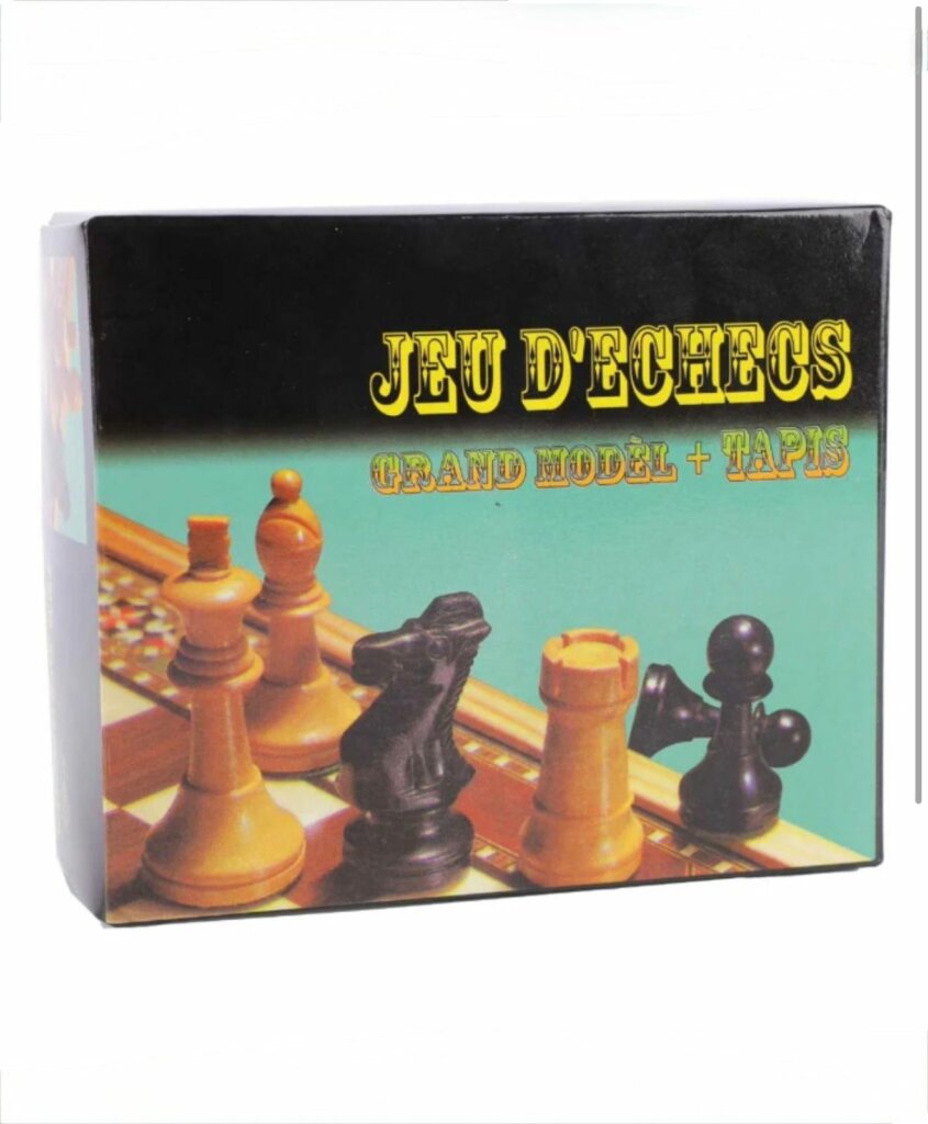 jeu d'échecs grand modèle incontournable avec pièces en bois et tapis