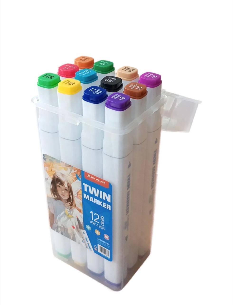 Les feutres sont rangés verticalement dans un boîtier en plastique transparent rigide avec un couvercle à charnière.