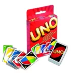 Jeu de cartes UNO classique. Le jeu familial incontournable ! Cartes colorées, cartes spéciales +2, Inversion, Joker +4. 2 à 10 joueurs. Fun rapide pour toute la famille. Dès 7 ans.