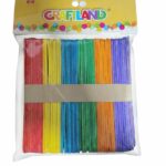 un paquet de bâtonnets en bois colorés de la marque Craftland, conçus pour les loisirs créatifs. Type de produit : Bâtonnets de bois de bricolage (popsicle sticks). Caractéristiques : Multicolores (rouge, jaune, bleu, vert, orange, violet). Usage : Idéal pour les projets d'artisanat pour enfants, la décoration et les activités éducatives. Matériau : Bois.