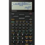 Calculatrice scientifique Sharp EL-W506T noire avec écran LCD haute résolution affichant des équations mathématiques complexes sous forme naturelle.
