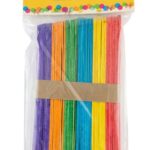 un paquet de bâtonnets en bois colorés de la marque Craftland, conçus pour les loisirs créatifs.