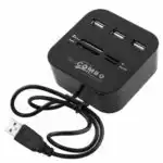 Hub USB 2.0 Combo et lecteur de cartes mémoire tout-en-un noir avec câble de connexion USB intégré.