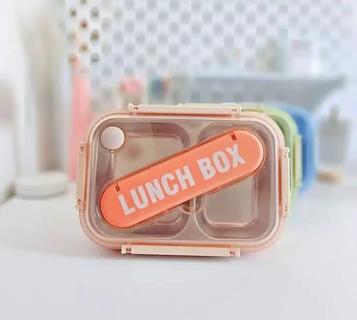 L'image présente un produit moderne et fonctionnel, idéal pour transporter des repas individuels de manière organisée et hygiénique.