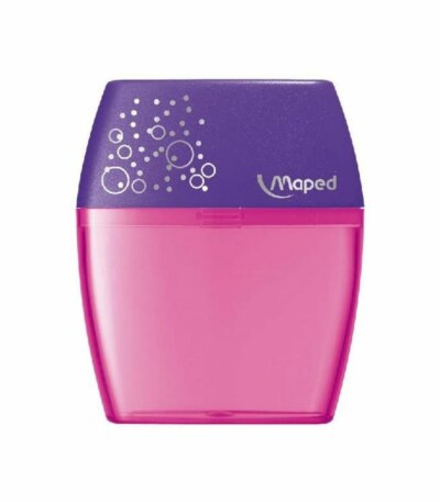 : Un taille-crayon à réservoir de la marque Maped, combinant un couvercle violet sur le dessus et un grand réservoir en plastique rose translucide en bas. Le logo Maped blanc est imprimé sur la partie violette, à côté de motifs graphiques représentant des petites bulles.