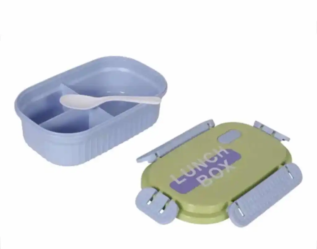 Une boîte à déjeuner (lunch box) en plastique de couleur bleu pastel, ouverte et vue de trois-quarts.