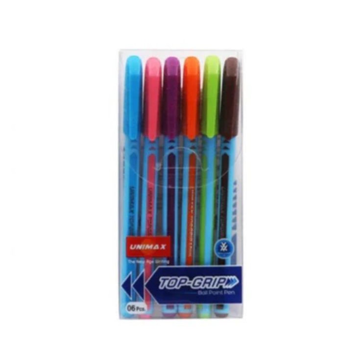 Un étui en plastique transparent contenant un lot de 6 stylos à bille de la marque Unimax, modèle Top-Grip. Les stylos sont alignés verticalement côte à côte. Chaque stylo possède un corps cylindrique principalement bleu clair, avec des détails longitudinaux et un capuchon à clip colorés qui indiquent la couleur de l'encre.