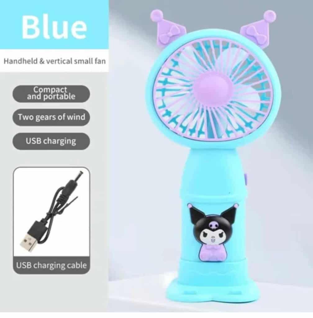 Mini ventilateur de poche bleu pour enfant avec oreilles de chat et motif Kuromi sur le manche