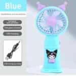 Mini ventilateur de poche bleu pour enfant avec oreilles de chat et motif Kuromi sur le manche