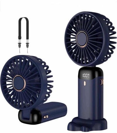 Mini ventilateur portable rechargeable bleu marine, pliable à 90° avec écran LED indicateur de batterie et base support.