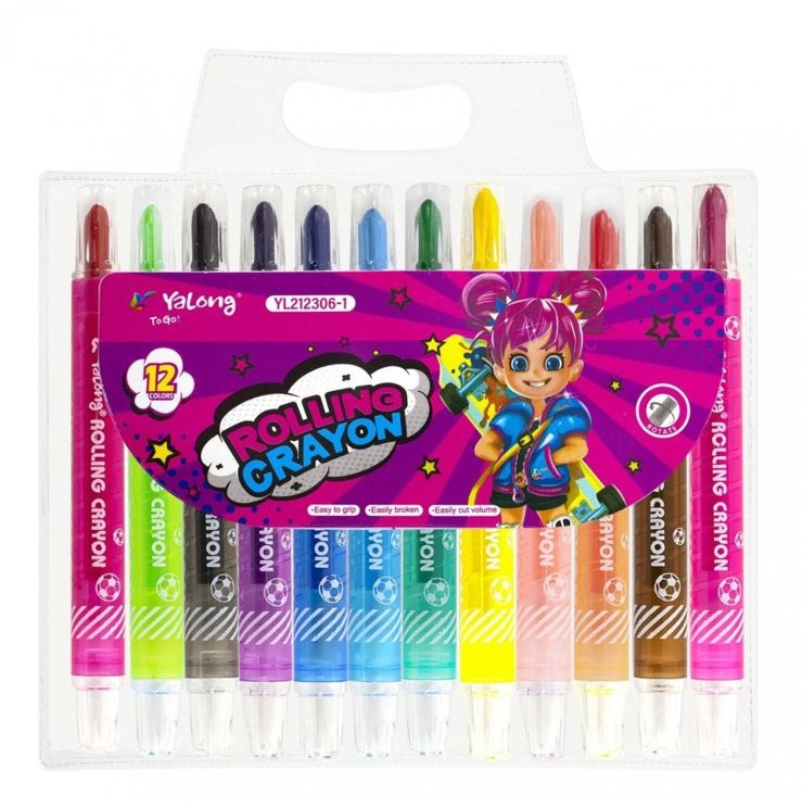Yalong To Go! YL212306-1 Rolling Crayon (Set de 12 couleurs) Un paquet transparent contenant un ensemble de 12 crayons à cire rotatifs de la marque Yalong. Chaque crayon possède un corps en plastique transparent coloré qui laisse apparaître la mine, avec un motif de ballon de football blanc imprimé sur le bas. Les mines pointues affichent une variété de couleurs vives alignées de gauche à droite : rouge, vert clair, noir, violet, bleu foncé, bleu clair, vert foncé, jaune, rose pêche, orange clair, marron et rose fuchsia.