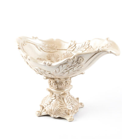 Coupe décorative de centre de table ivoire sur pied avec décor en relief